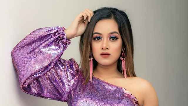 সমালোচনায় কান দিই না: দিঘী