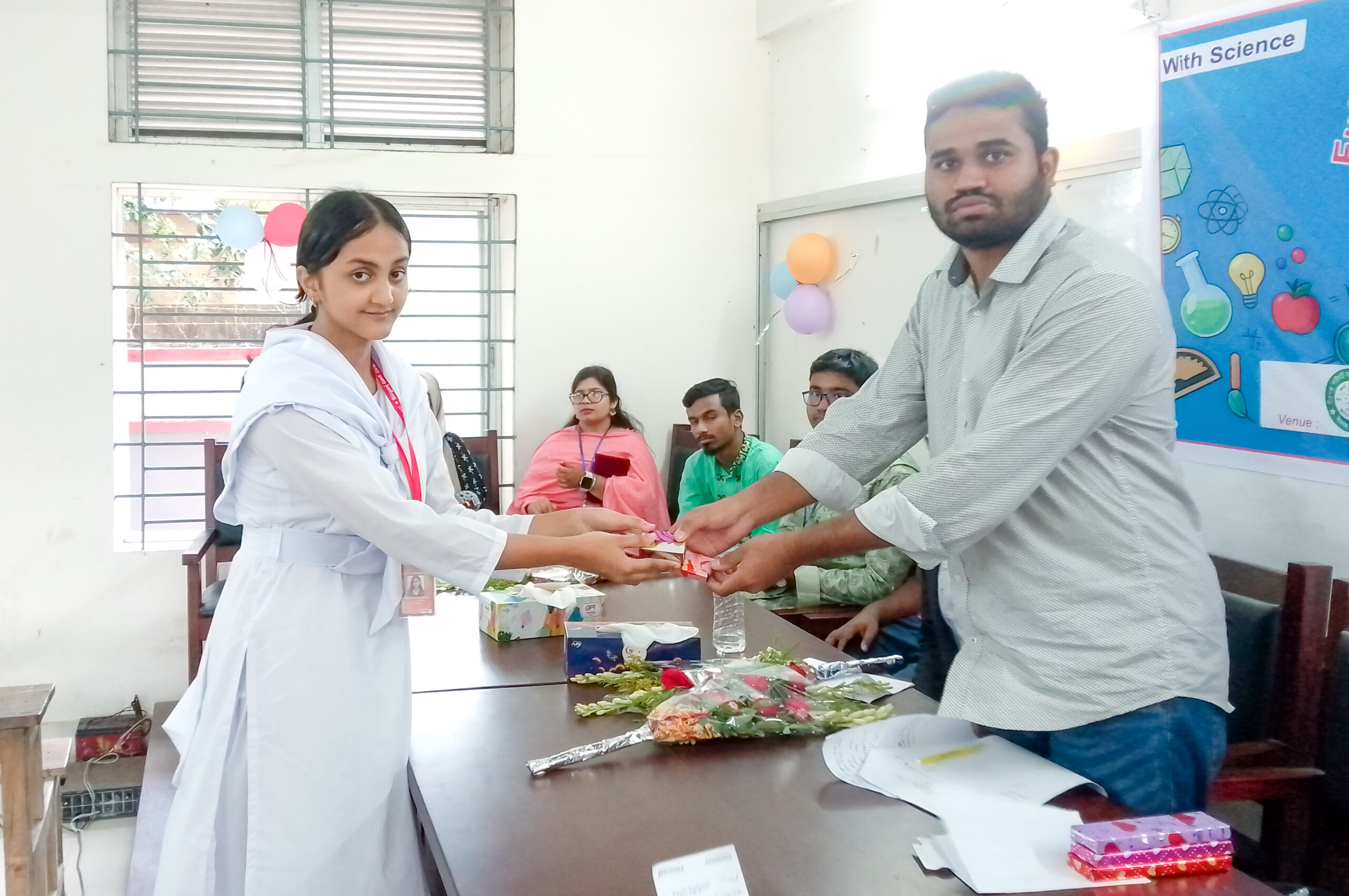Exif_JPEG_420 বীরগঞ্জে দুর্নীতি নিরসনে বিতর্ক প্রতিযোগিতা ও পুরস্কার বিতরণ